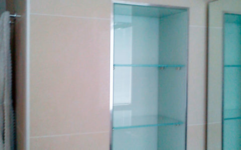 Nicchia con Mensole in Vetro